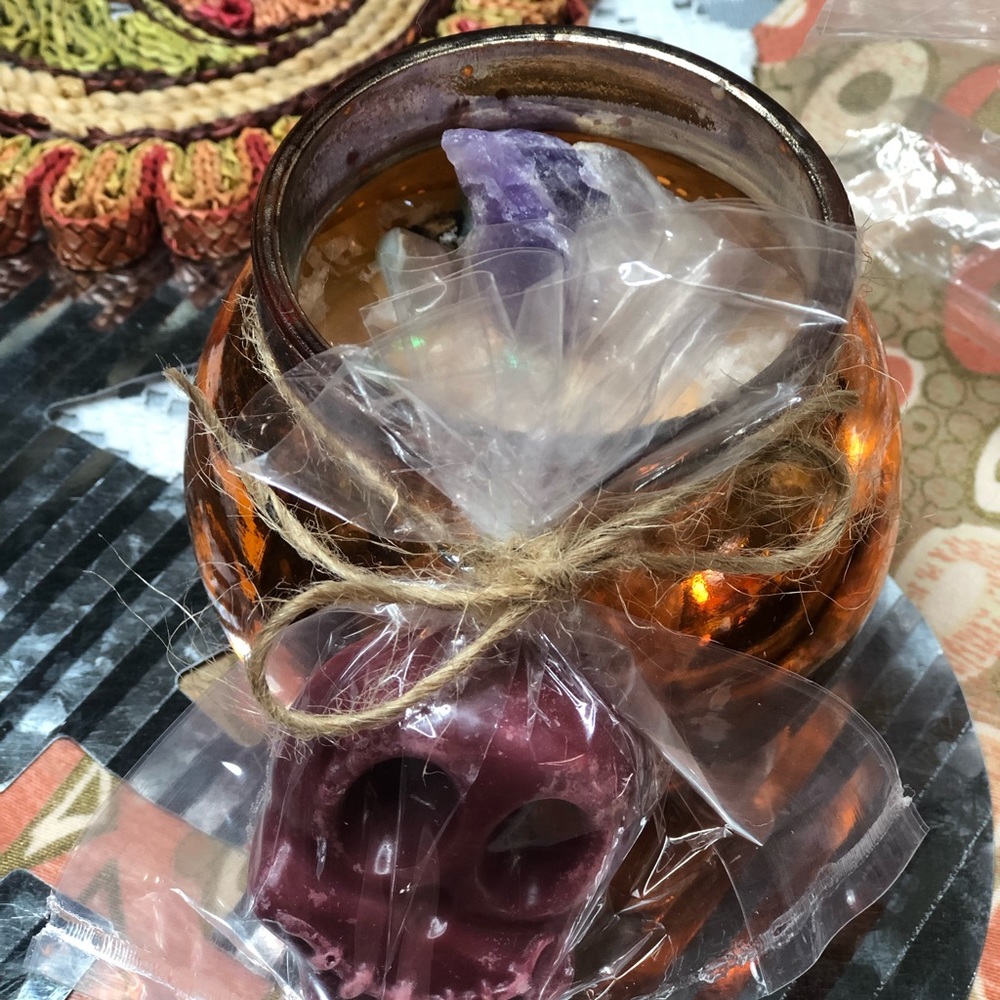 💀REIKI SKULL triple layered wax melt Hallows Heals Candles - Picture 2 of 3